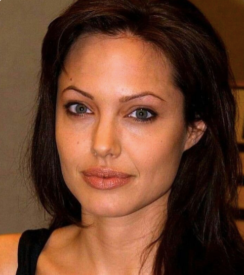 Angelina jolie